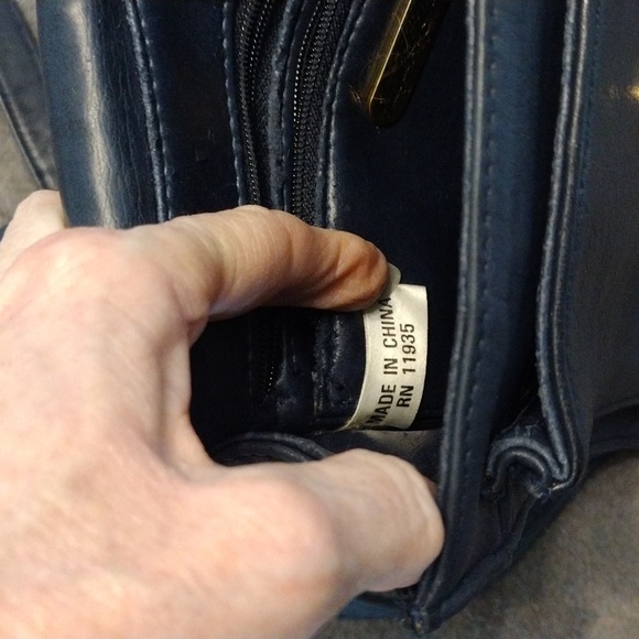 Vintage Jaqueline Ferrar Navy Leather Crossbody - Picture 15 of 16